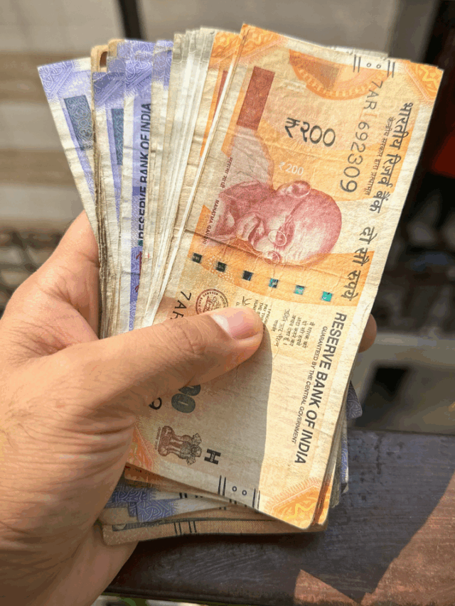 Money Habits That Keep You Financially Safe